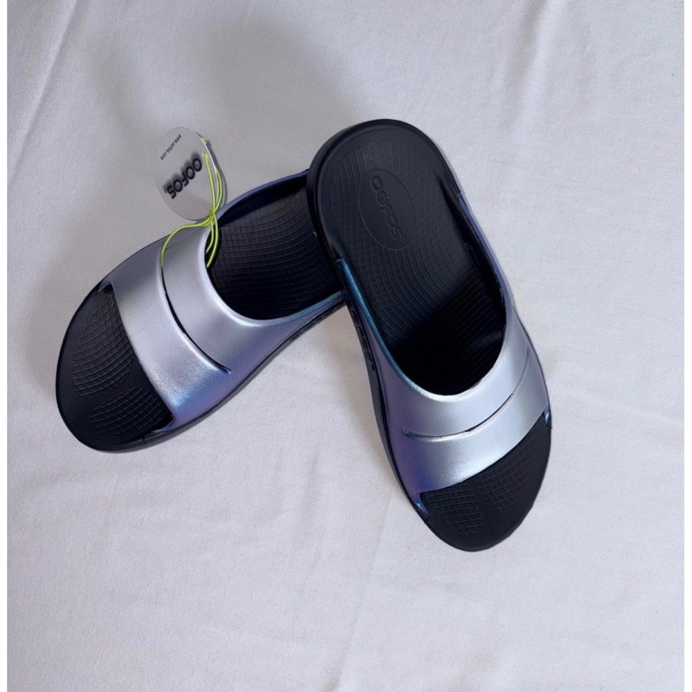 OOFOS OOAHH Luxe Slides 8 Frost Iridescent Blue Silver NEW Recovery Sandals 1101 - Picture 2 of 8